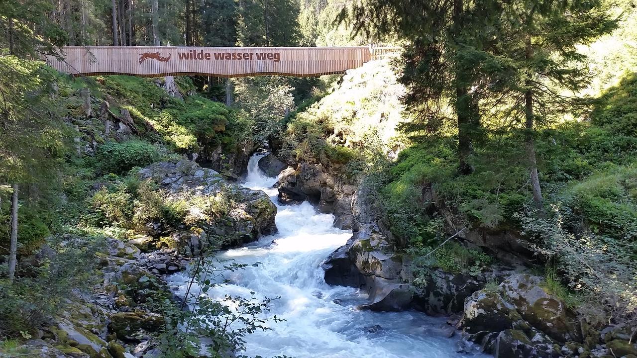Hotel Garni Bergland Neustift im Stubaital Buitenkant foto